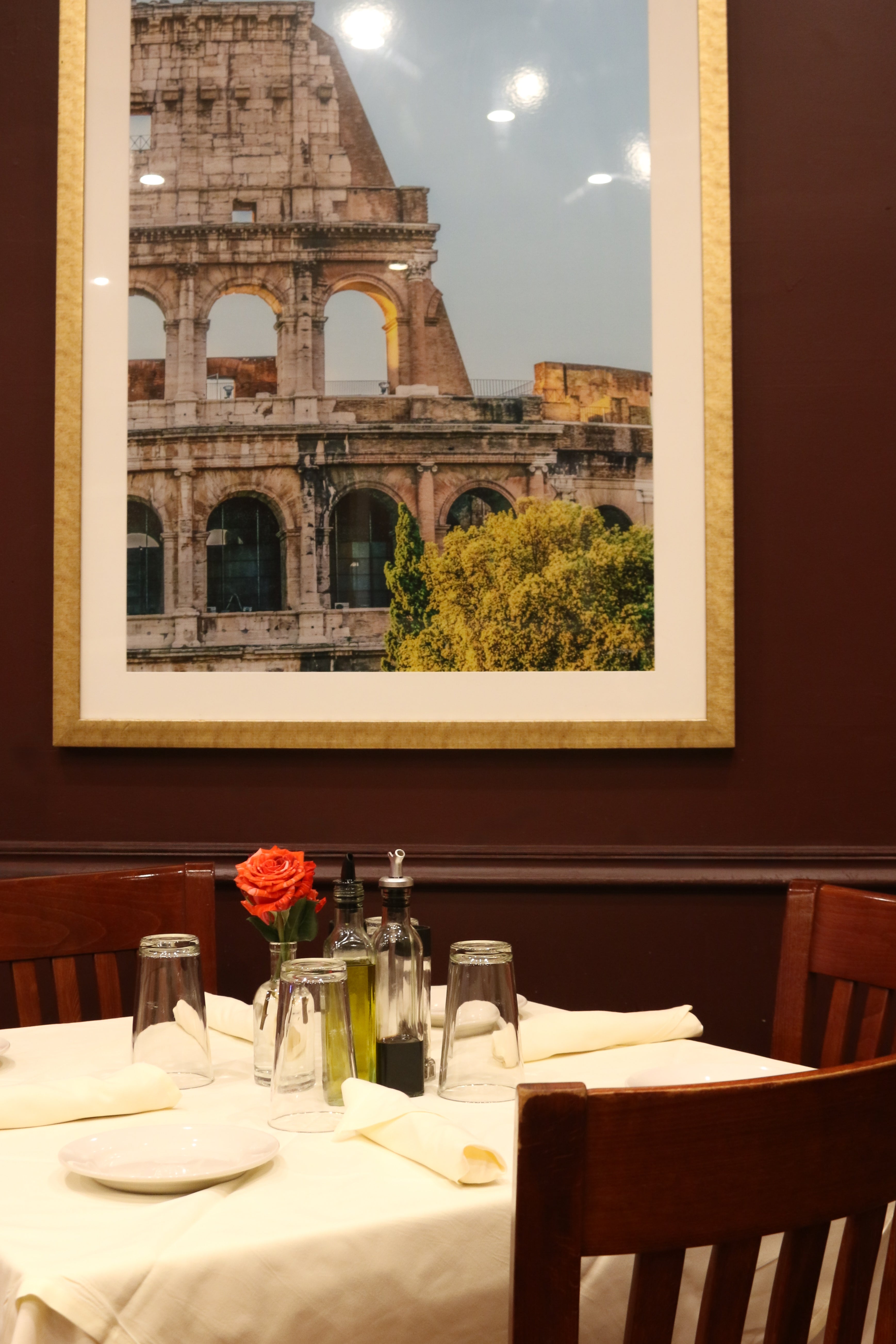 A photo of a beautiful table scape at Anacapri Italian restaurant.